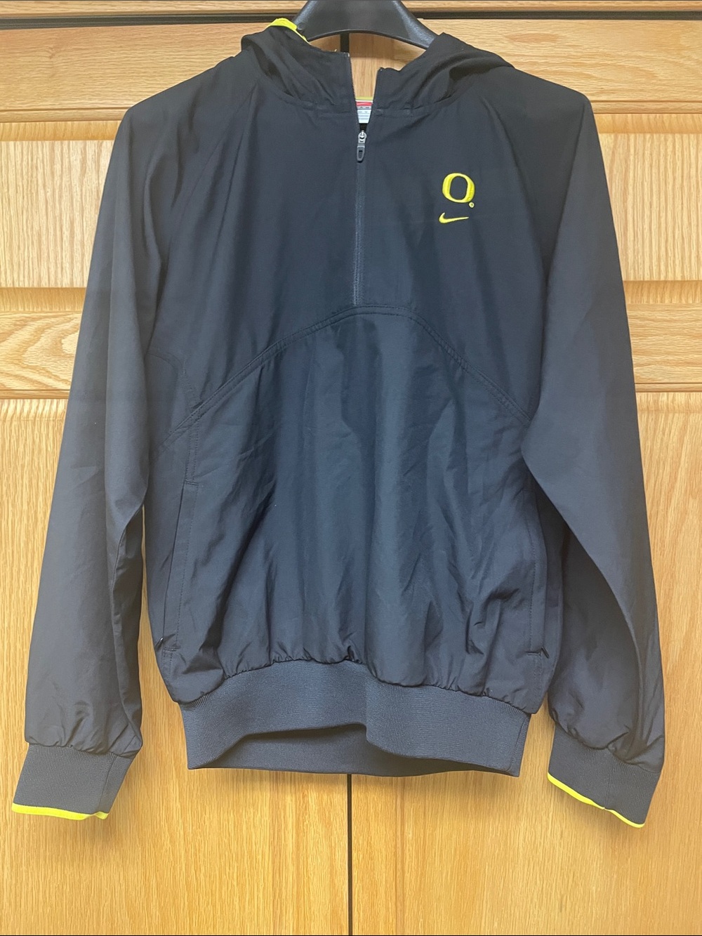 Nike Oregon Windbreaker with Hood- Size Medium